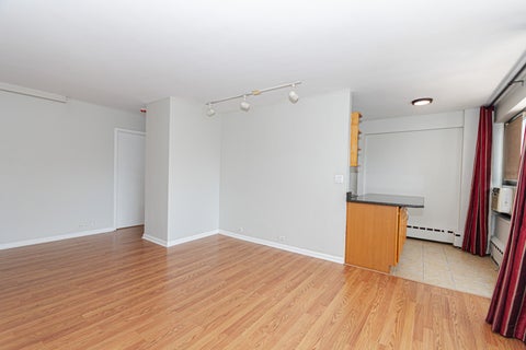 Tiny photo for 3420 N Lake Shore Drive #4K, Chicago, IL 60657 (MLS # 12646608)