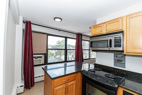 Tiny photo for 3420 N Lake Shore Drive #4K, Chicago, IL 60657 (MLS # 12646608)