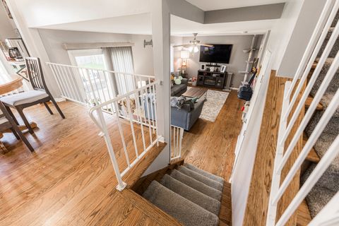Tiny photo for 1 Aspen Court, Streamwood, IL 60107 (MLS # 12448428)