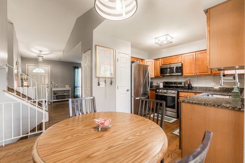 Tiny photo for 1 Aspen Court, Streamwood, IL 60107 (MLS # 12448428)