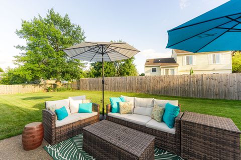 Tiny photo for 1 Aspen Court, Streamwood, IL 60107 (MLS # 12448428)