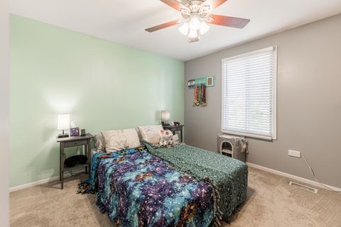 Tiny photo for 1 Aspen Court, Streamwood, IL 60107 (MLS # 12448428)