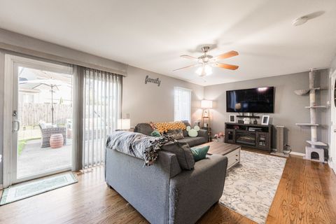 Tiny photo for 1 Aspen Court, Streamwood, IL 60107 (MLS # 12448428)