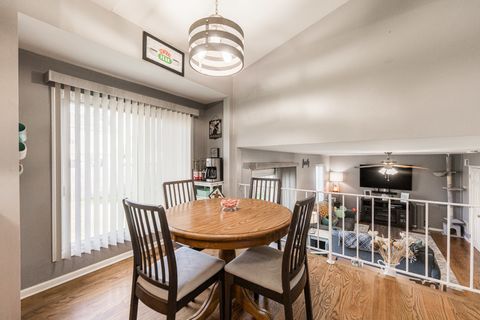 Tiny photo for 1 Aspen Court, Streamwood, IL 60107 (MLS # 12448428)