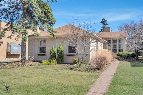 Tiny photo for 10025 S Hamilton Avenue, Chicago, IL 60643 (MLS # 12581015)