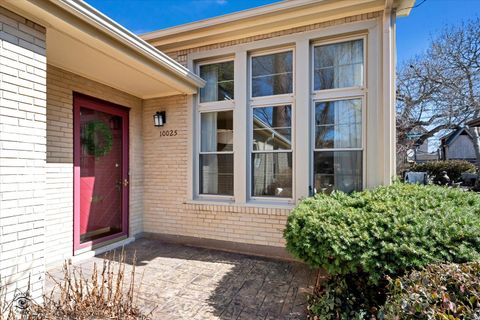 Tiny photo for 10025 S Hamilton Avenue, Chicago, IL 60643 (MLS # 12581015)