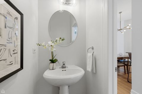 Tiny photo for 844 N Ogden Avenue, Chicago, IL 60642 (MLS # 12610512)