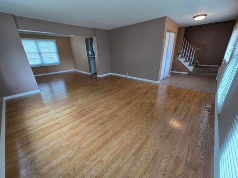 Tiny photo for 180 Farmgate Drive, Schaumburg, IL 60193 (MLS # 12711993)