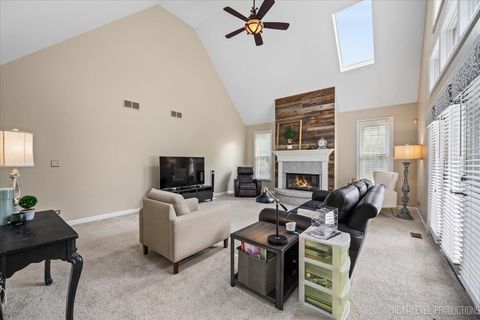 Tiny photo for 2321 Courtland Court, Aurora, IL 60502 (MLS # 12462648)