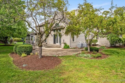 Tiny photo for 2321 Courtland Court, Aurora, IL 60502 (MLS # 12462648)