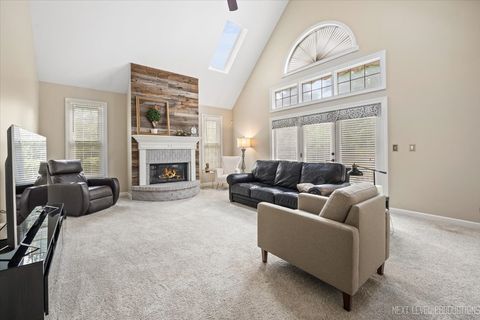 Tiny photo for 2321 Courtland Court, Aurora, IL 60502 (MLS # 12462648)