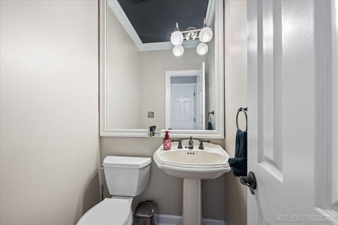 Tiny photo for 2321 Courtland Court, Aurora, IL 60502 (MLS # 12462648)