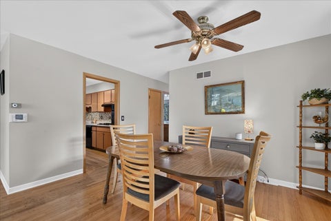 Tiny photo for 913 S Lancaster Street, Mount Prospect, IL 60056 (MLS # 12769548)