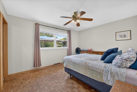 Tiny photo for 913 S Lancaster Street, Mount Prospect, IL 60056 (MLS # 12769548)