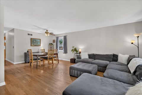Tiny photo for 913 S Lancaster Street, Mount Prospect, IL 60056 (MLS # 12769548)