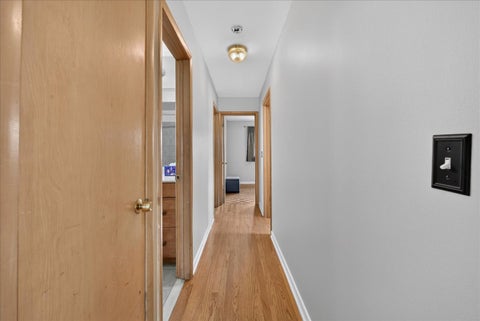 Tiny photo for 913 S Lancaster Street, Mount Prospect, IL 60056 (MLS # 12769548)