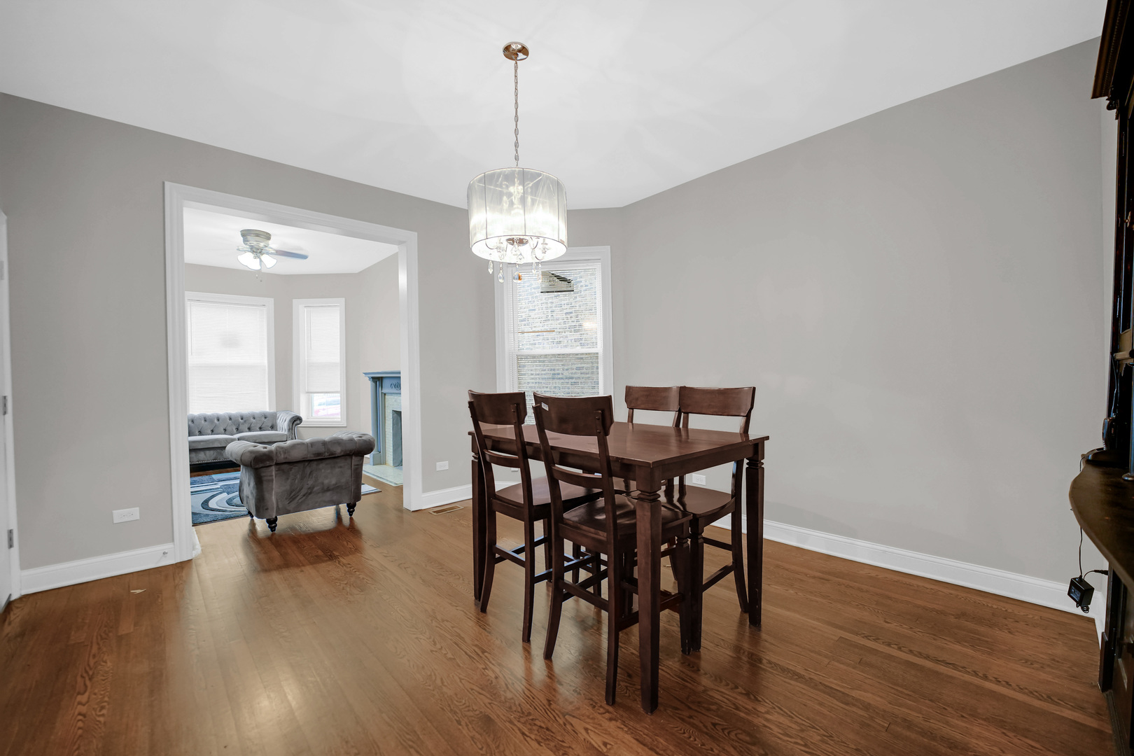 6527 S Vernon Avenue