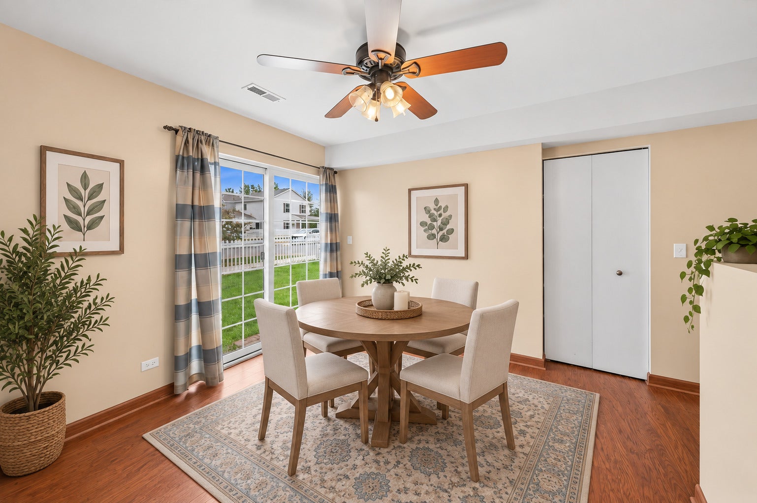 1572 Victoria Park Circle