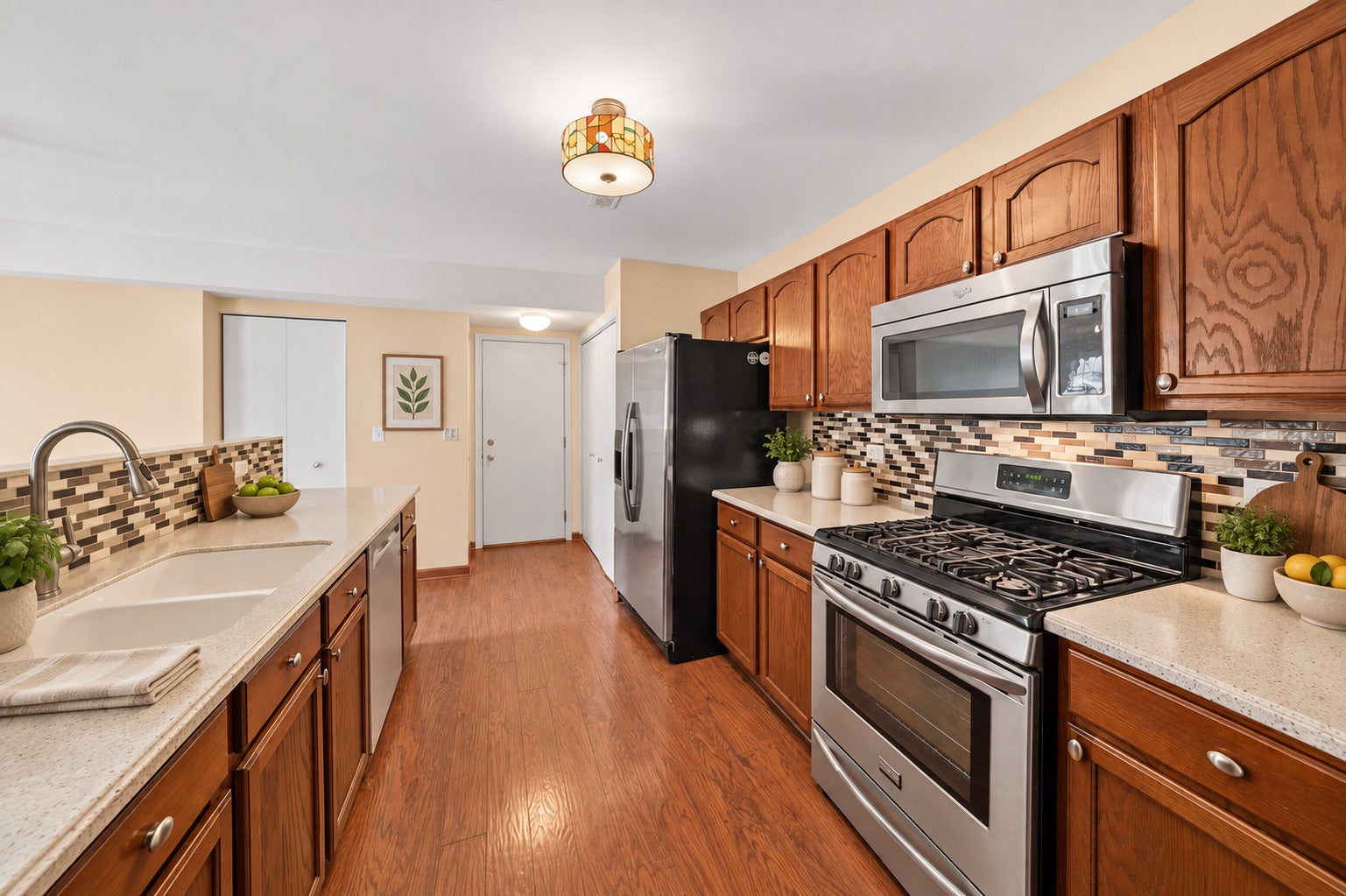 1572 Victoria Park Circle