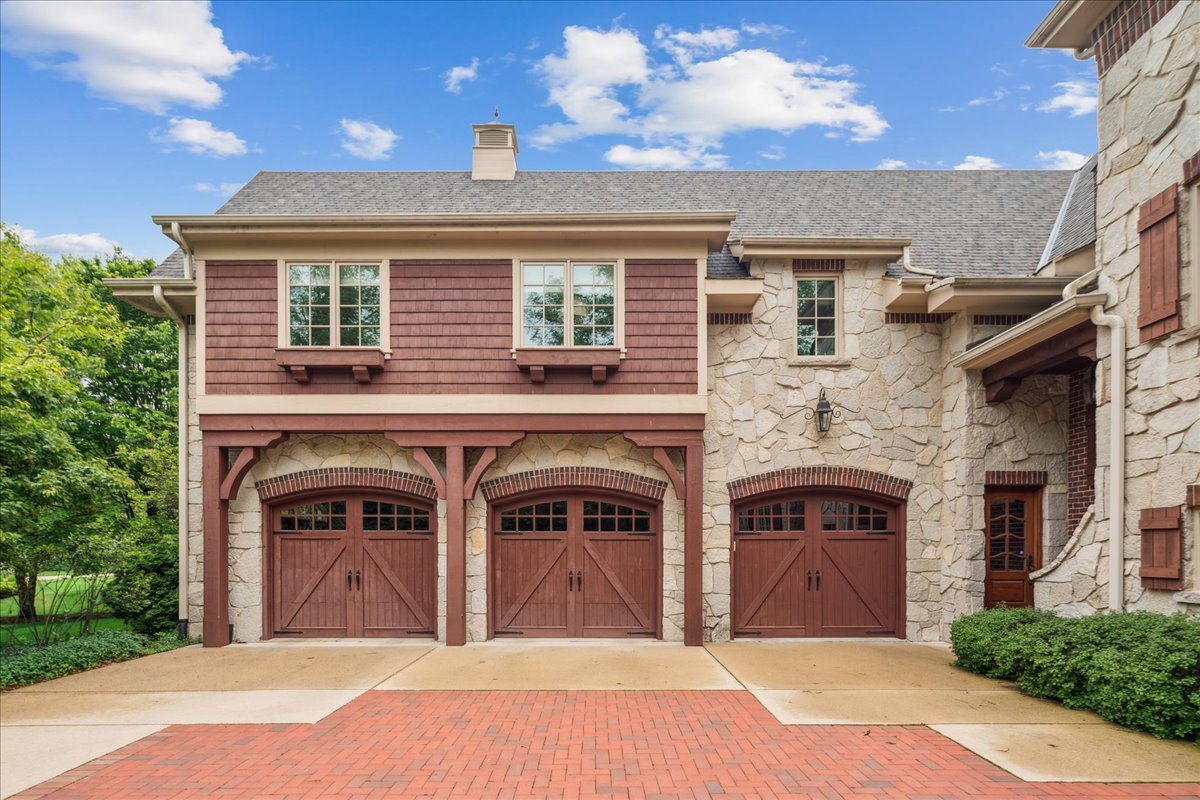 2122 Stonebridge Court