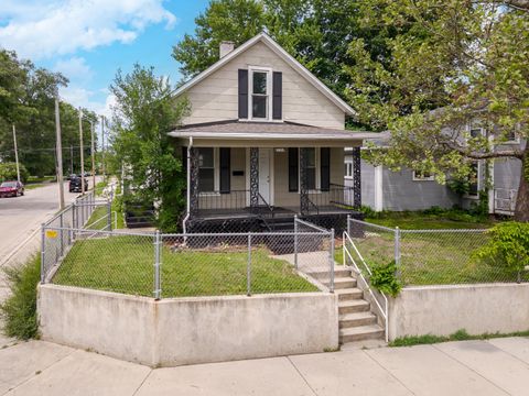Photo of 107 S Morris Avenue, Bloomington, IL 61701 (MLS # 12654680)