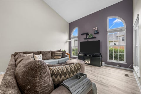 Tiny photo for 877 Wembley Court, Elgin, IL 60120 (MLS # 12755815)