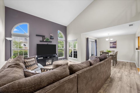 Tiny photo for 877 Wembley Court, Elgin, IL 60120 (MLS # 12755815)