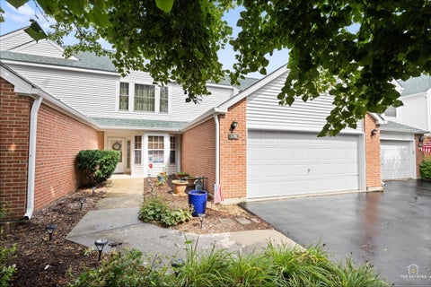 Photo of 136 Hemstead Street, Lake Bluff, IL 60044 (MLS # 12738905)