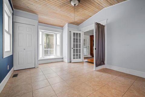 Tiny photo for 1205 E Oakland Avenue, Bloomington, IL 61701 (MLS # 12441585)