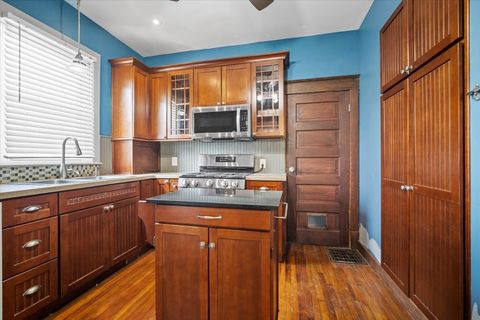 Tiny photo for 1205 E Oakland Avenue, Bloomington, IL 61701 (MLS # 12441585)