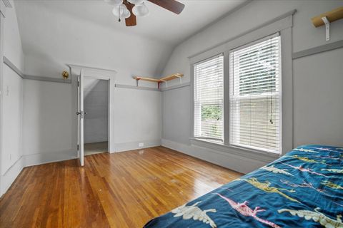 Tiny photo for 1205 E Oakland Avenue, Bloomington, IL 61701 (MLS # 12441585)