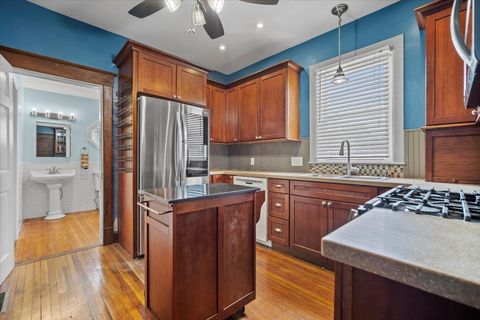 Tiny photo for 1205 E Oakland Avenue, Bloomington, IL 61701 (MLS # 12441585)