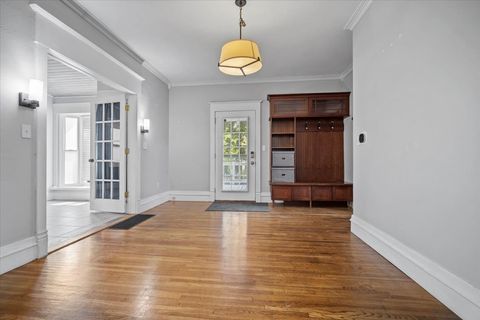 Tiny photo for 1205 E Oakland Avenue, Bloomington, IL 61701 (MLS # 12441585)