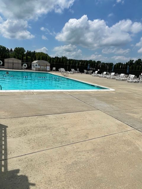 Tiny photo for 13 Kingery Quarter #106B, Willowbrook, IL 60527 (MLS # 12441891)