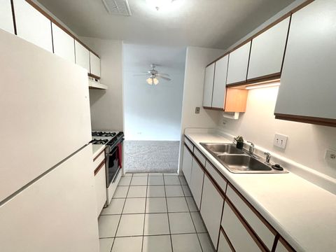 Tiny photo for 13 Kingery Quarter #106B, Willowbrook, IL 60527 (MLS # 12441891)