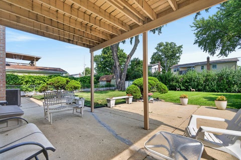 Tiny photo for 1814 W Catalpa Lane, Mount Prospect, IL 60056 (MLS # 12703443)