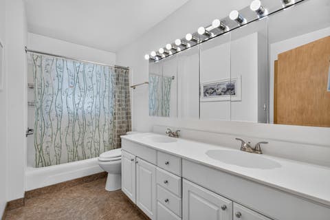 Tiny photo for 1814 W Catalpa Lane, Mount Prospect, IL 60056 (MLS # 12703443)