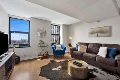 Tiny photo for 3660 N Lake Shore Drive #1015, Chicago, IL 60613 (MLS # 12463251)