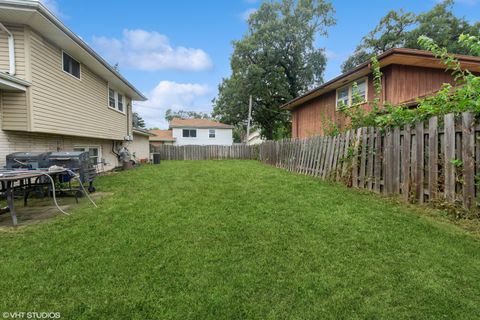 Tiny photo for 15760 Church Drive, South Holland, IL 60473 (MLS # 12378600)