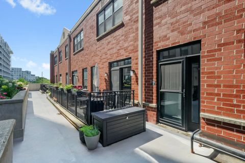 Tiny photo for 1529 S State Street #6, Chicago, IL 60605 (MLS # 12502148)