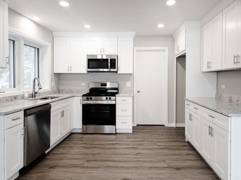 Tiny photo for 1904 S Fairview Avenue, Park Ridge, IL 60068 (MLS # 12527490)