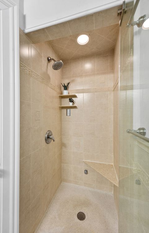 Tiny photo for 224 Clinton Avenue, Oak Park, IL 60302 (MLS # 12631446)