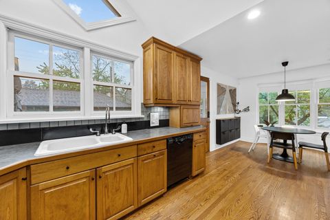 Tiny photo for 224 Clinton Avenue, Oak Park, IL 60302 (MLS # 12631446)