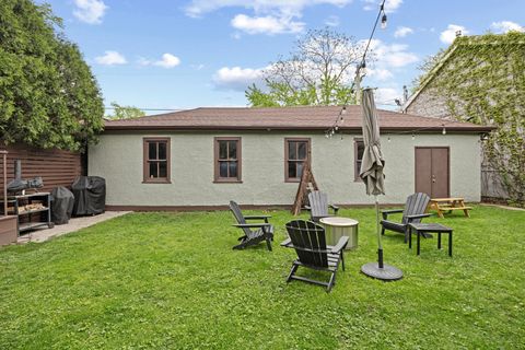 Tiny photo for 224 Clinton Avenue, Oak Park, IL 60302 (MLS # 12631446)