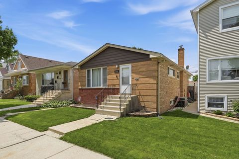 Photo of 3416 N Oriole Avenue, Chicago, IL 60634 (MLS # 12634010)