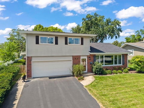 Tiny photo for 1350 S Rebecca Road, Lombard, IL 60148 (MLS # 12687155)
