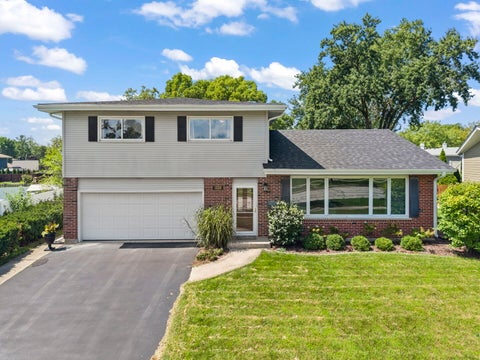 Tiny photo for 1350 S Rebecca Road, Lombard, IL 60148 (MLS # 12687155)