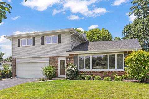 Tiny photo for 1350 S Rebecca Road, Lombard, IL 60148 (MLS # 12687155)