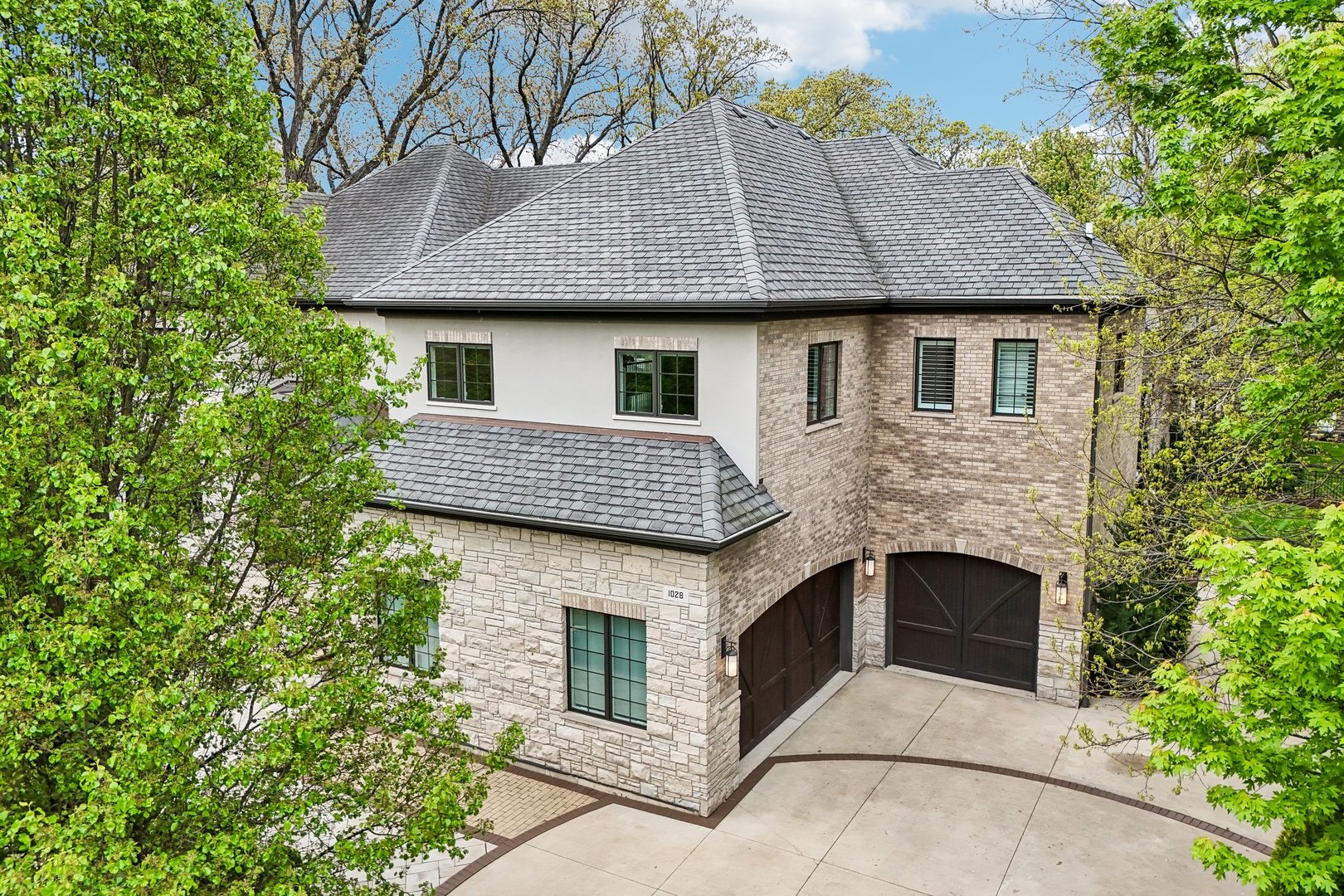 1028 Caroline Court