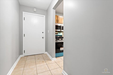 Tiny photo for 5101 Carriageway Drive #205, Rolling Meadows, IL 60008 (MLS # 12726683)